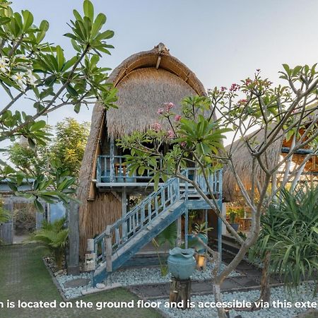 Laguna Biru Nusa Lembongan  Bagian luar foto