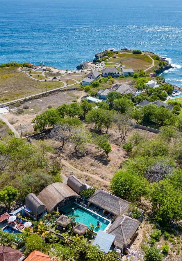 Laguna Biru Nusa Lembongan  Bagian luar foto