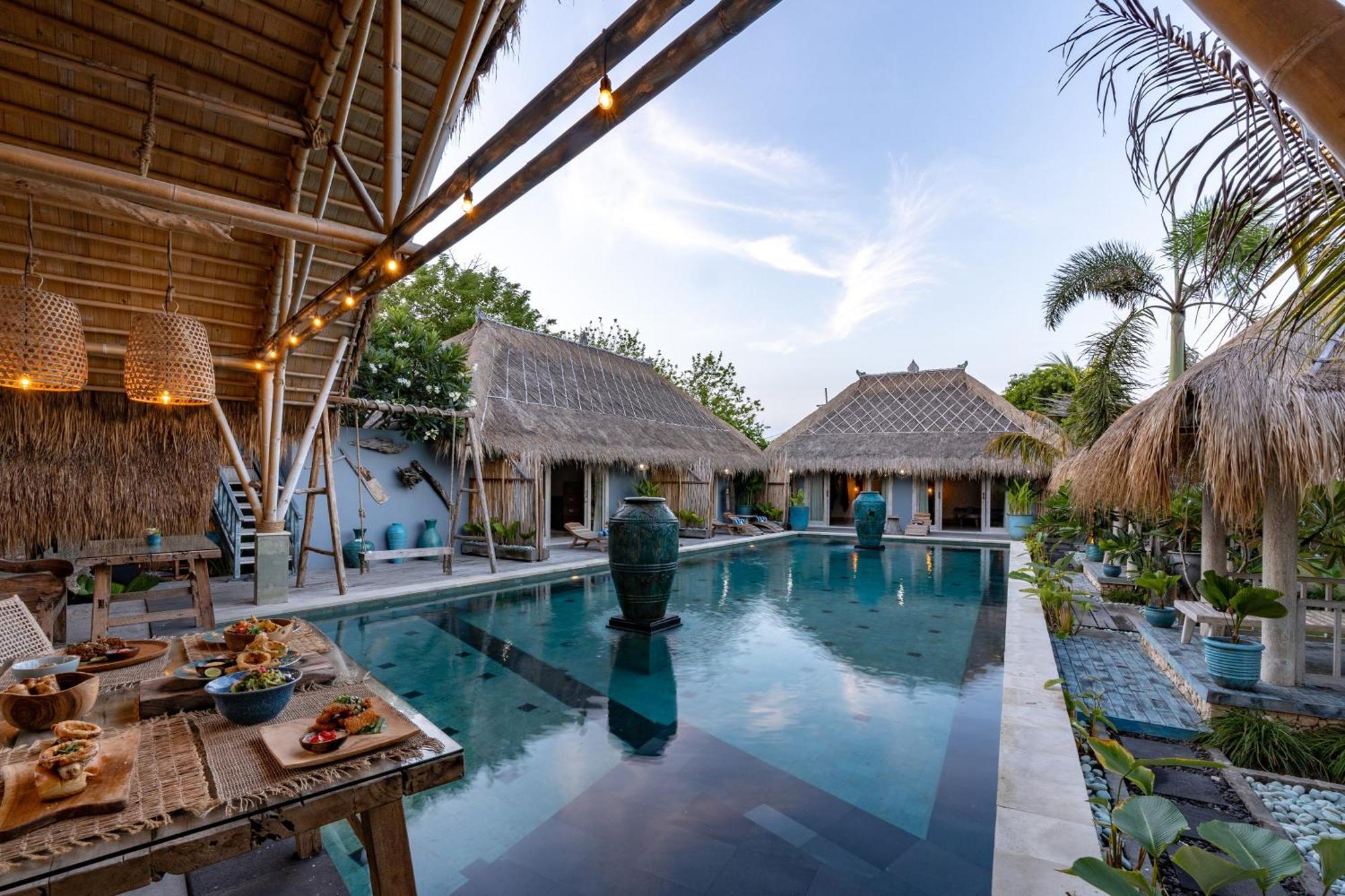 Laguna Biru Nusa Lembongan  Bagian luar foto
